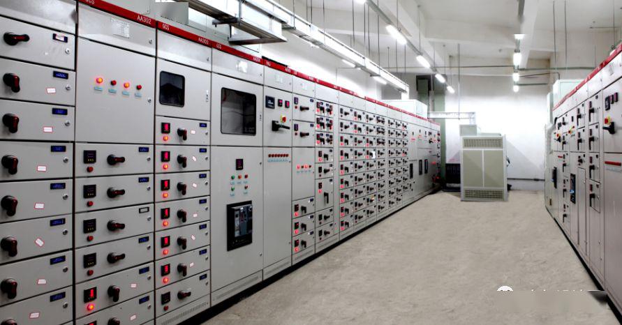 配電室中有哪些類型的低壓配電柜電壓？配電柜主要內(nèi)部組件是什么？