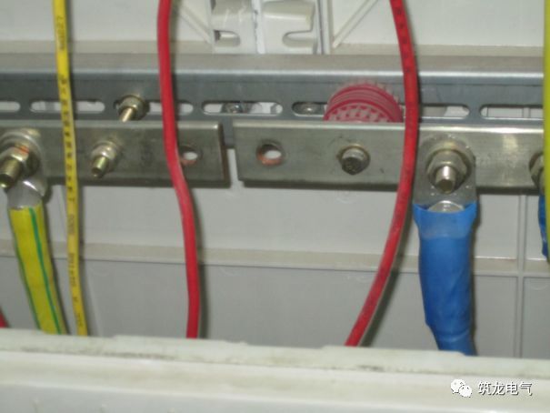 《建筑電氣工程施工質(zhì)量驗收規(guī)范》GB50303-2015 配電箱(機柜)安裝詳細說明！