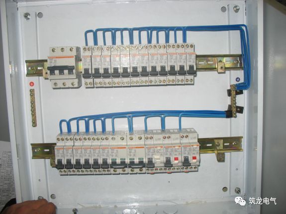 《建筑電氣工程施工質(zhì)量驗收規(guī)范》GB50303-2015 配電箱(機柜)安裝詳細說明！