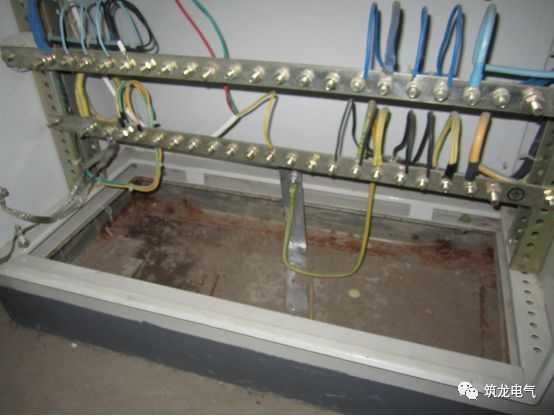 《建筑電氣工程施工質(zhì)量驗收規(guī)范》GB50303-2015 配電箱(機柜)安裝詳細說明！