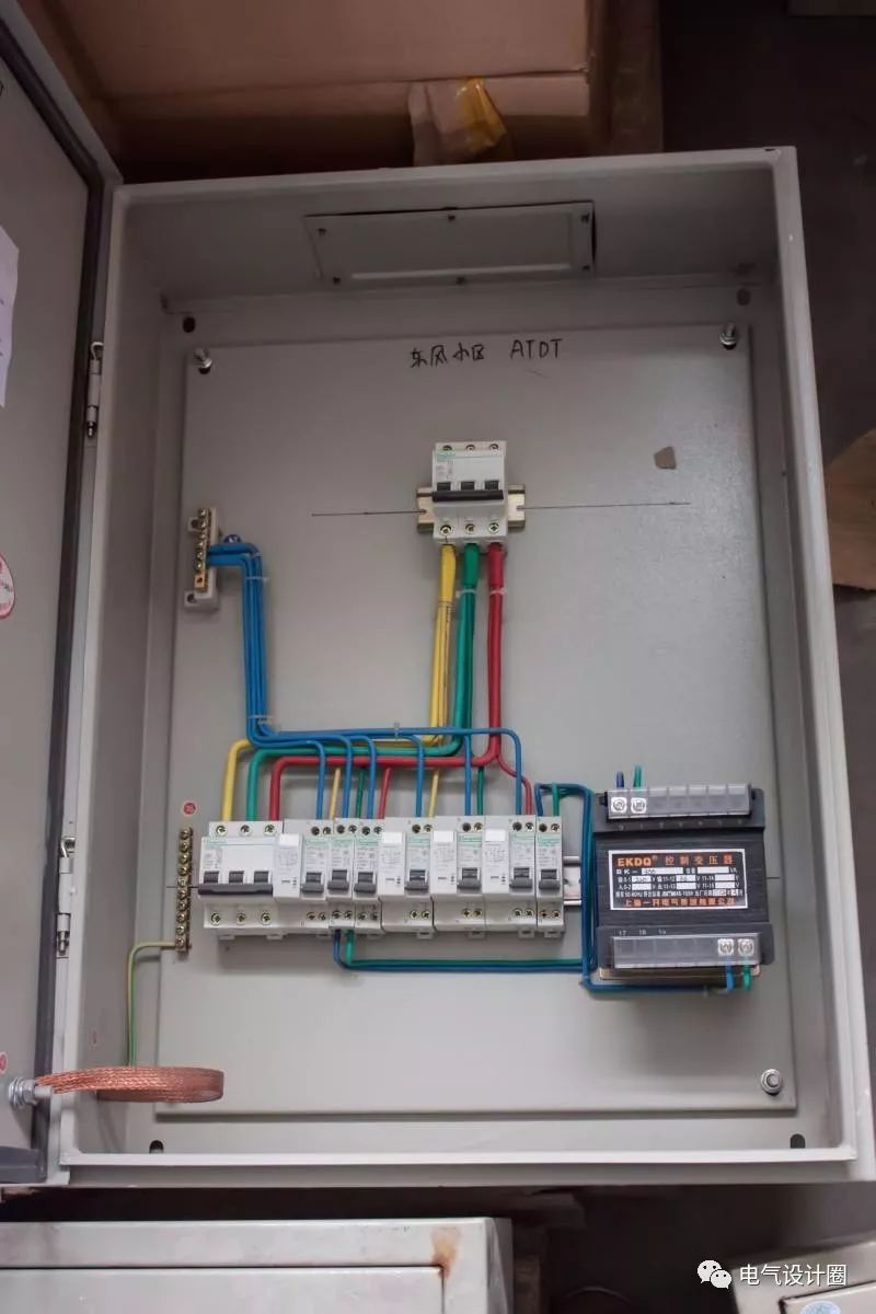 建筑電氣設(shè)計中如何確定配電箱體的尺寸？需要使用地圖集